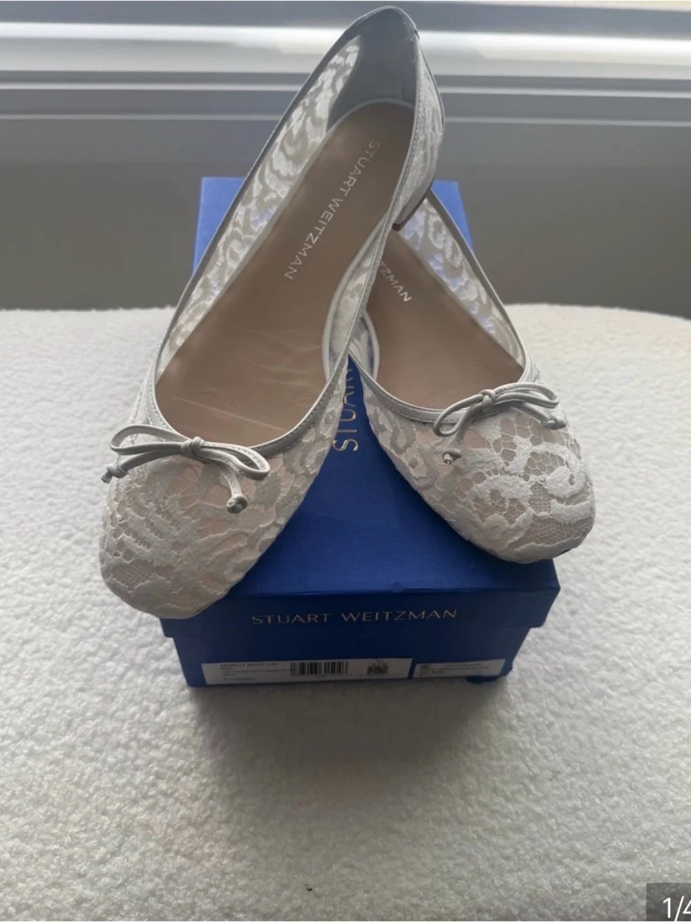 Stuart Weitzman Ivory Lace Ballet Flats with Bow - Picture 2 of 10